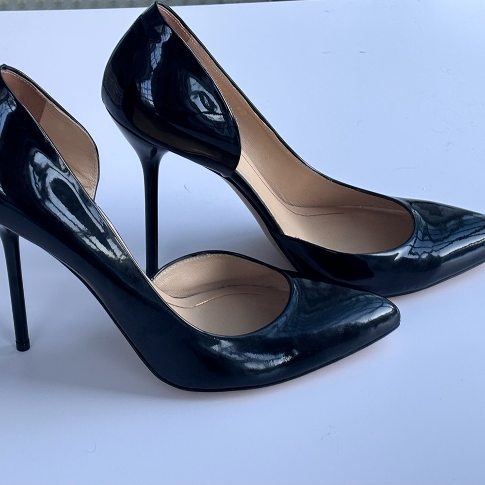 Gucci Black Patent Leather Heels - Picture 10 of 10
